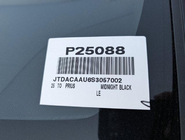Used 2025 Toyota Prius LE FWD image 34