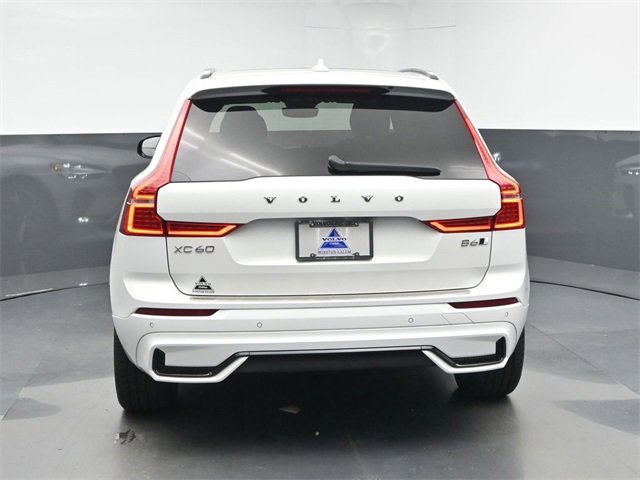 Used 2022 Volvo XC60 B6 R-Design w/ Protection Package Premier image 7
