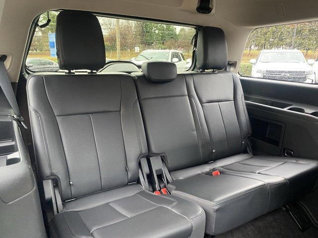 Used 2023 Ford Expedition XLT image 34