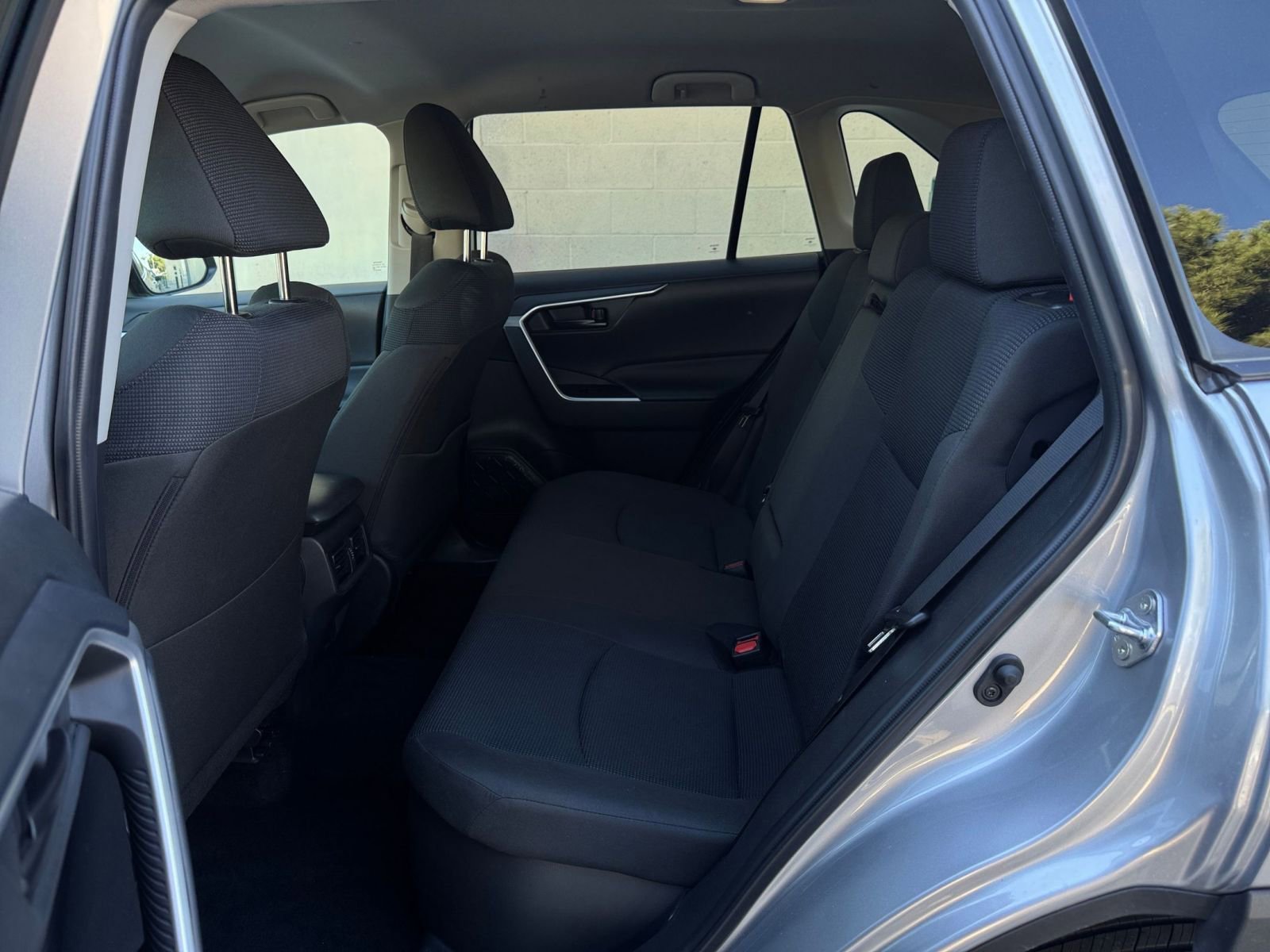 Used 2025 Toyota RAV4 LE AWD/4WD image 24