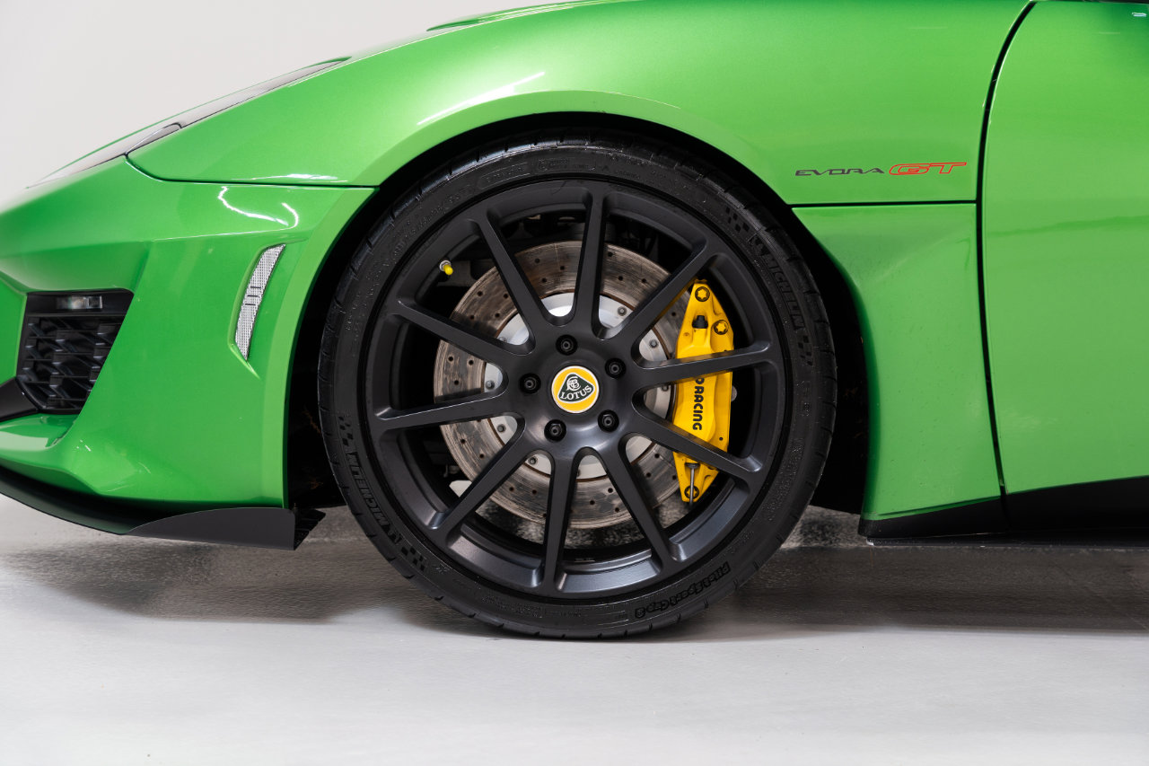 Used 2021 Lotus Evora image 25