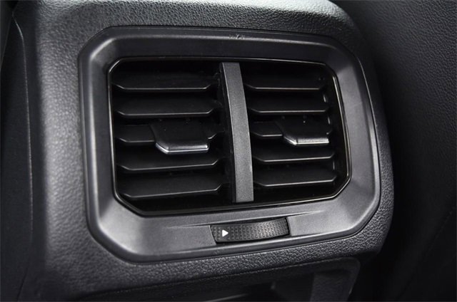 Certified 2022 Volkswagen Tiguan SE image 21