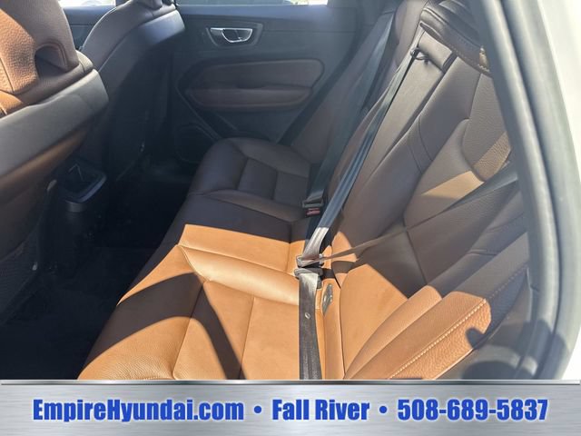 Used 2023 Volvo XC60 B5 Plus AWD/4WD image 16