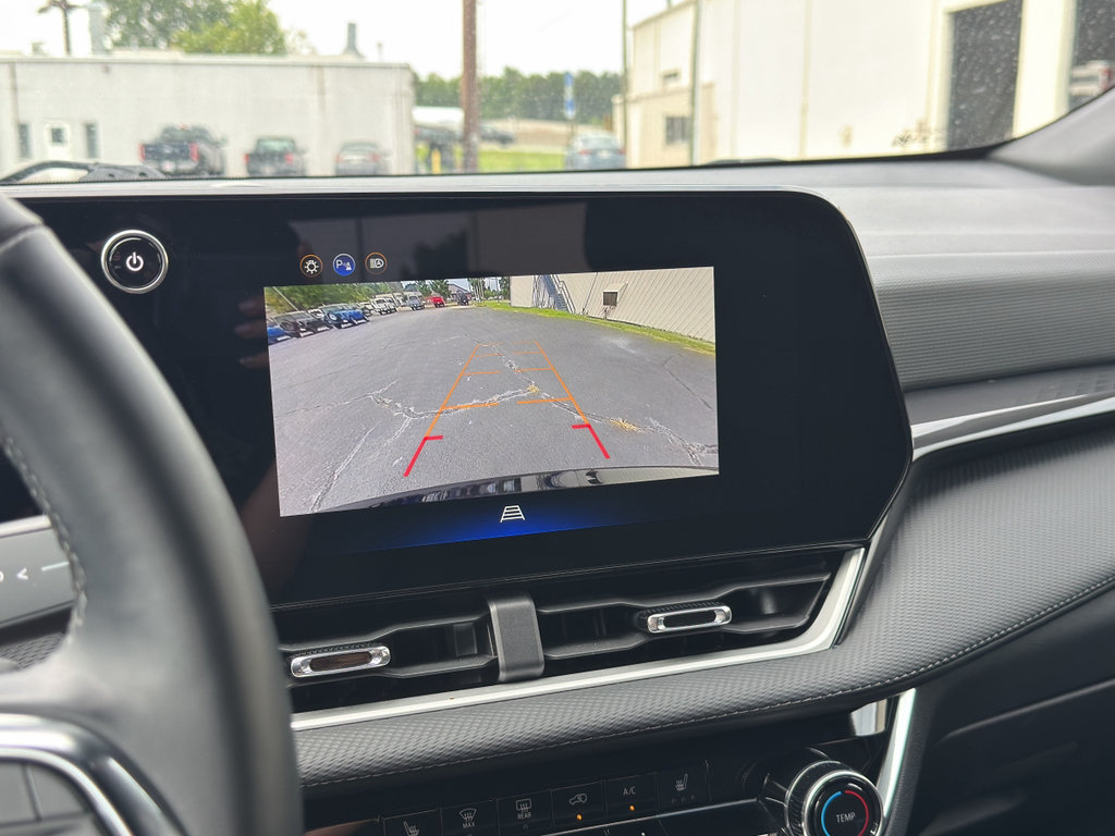 Used 2025 Chevrolet Equinox LT FWD image 16
