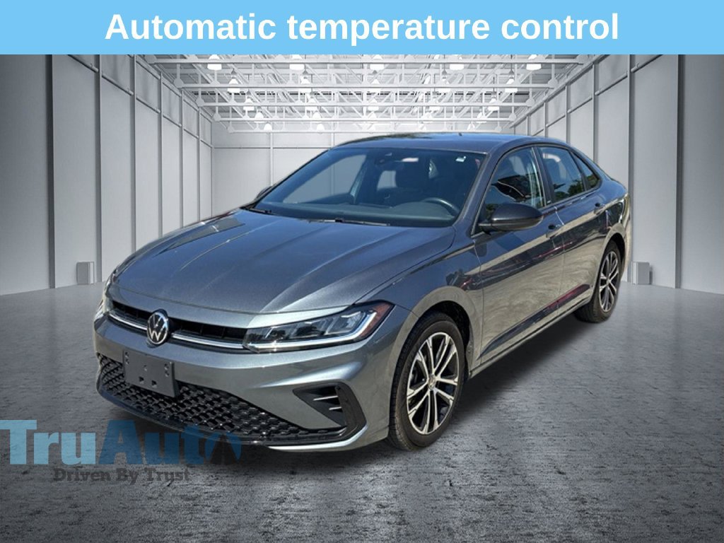 Used 2025 Volkswagen Jetta Sport FWD image 3