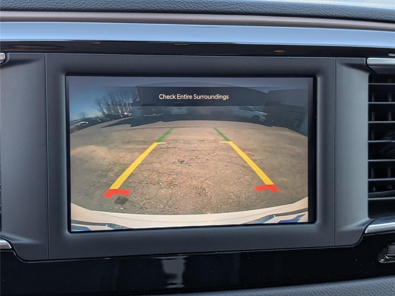 Used 2023 Chrysler Voyager LX FWD image 33