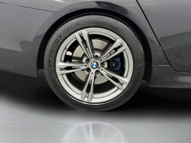 Used 2018 BMW M550i xDrive w/ Driving Assistance Package image 37