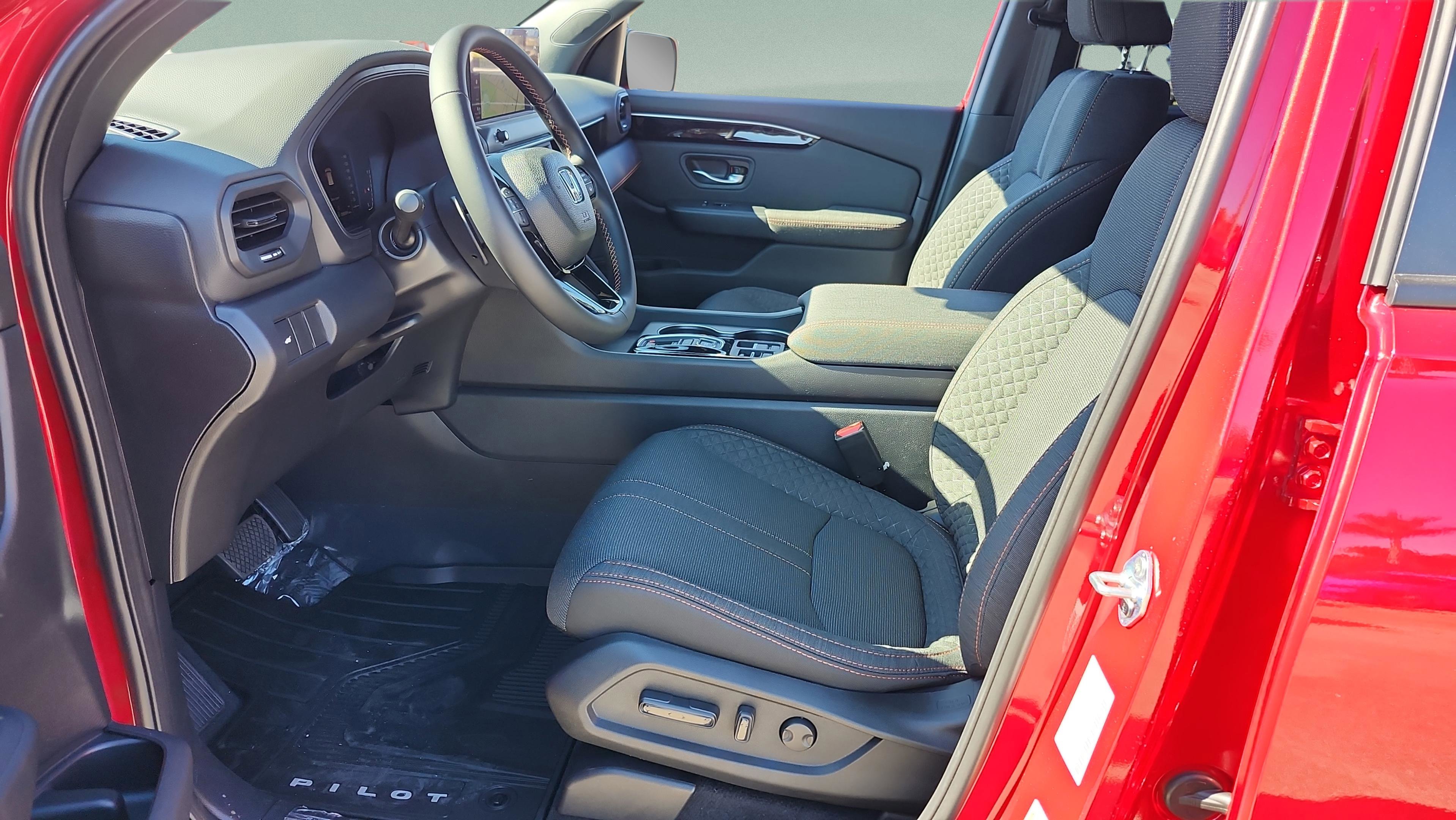 New 2026 Honda Pilot Sport image 10