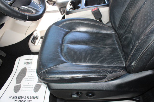 Used 2019 Chrysler Pacifica Touring-L Plus w/ Advanced Safetytec Group image 24