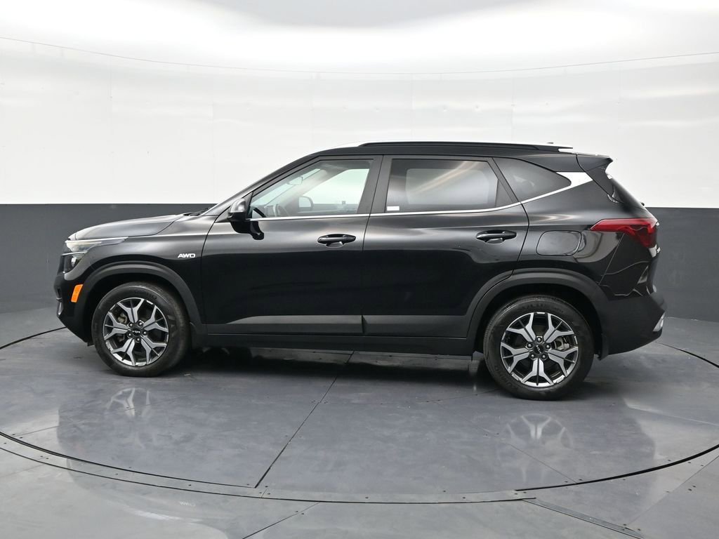 Used 2023 Kia Seltos EX image 2