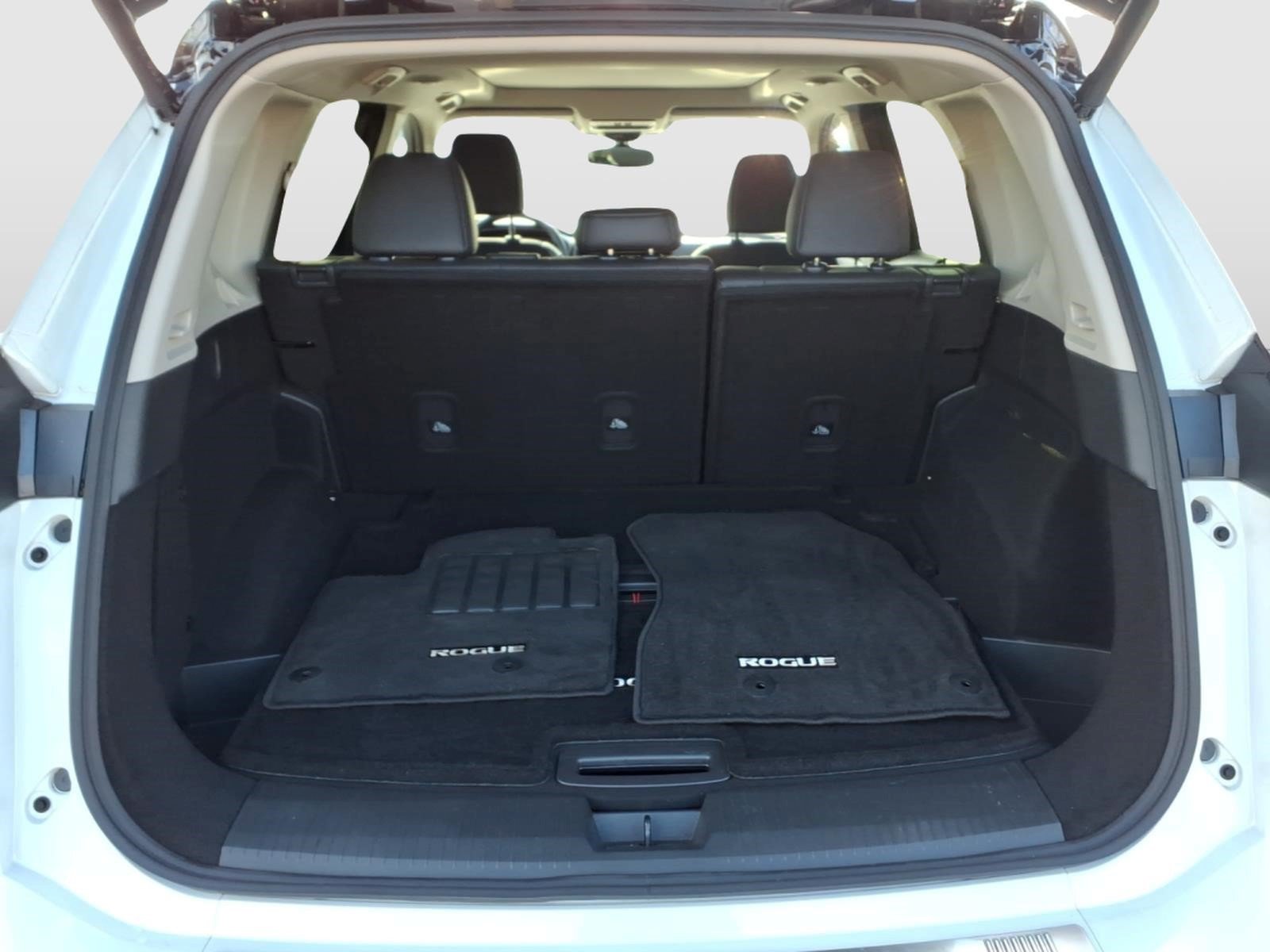 Certified 2025 Nissan Rogue SL w/ Tech Package AWD/4WD image 26