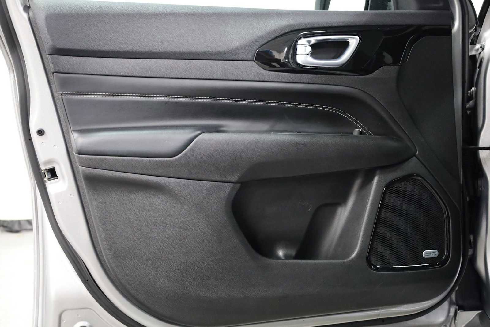 Used 2023 Jeep Compass High Altitude image 16