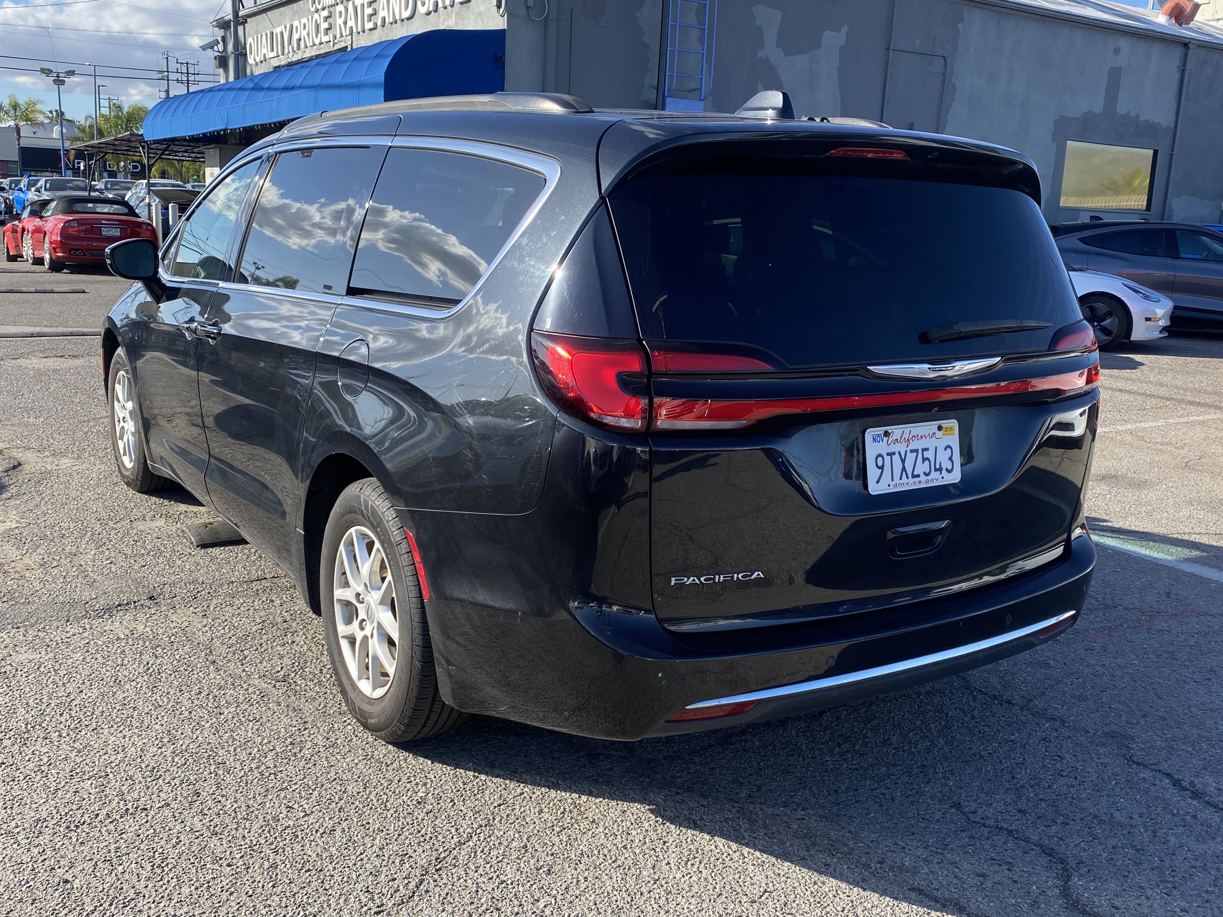 Used 2022 Chrysler Pacifica Touring-L FWD image 10