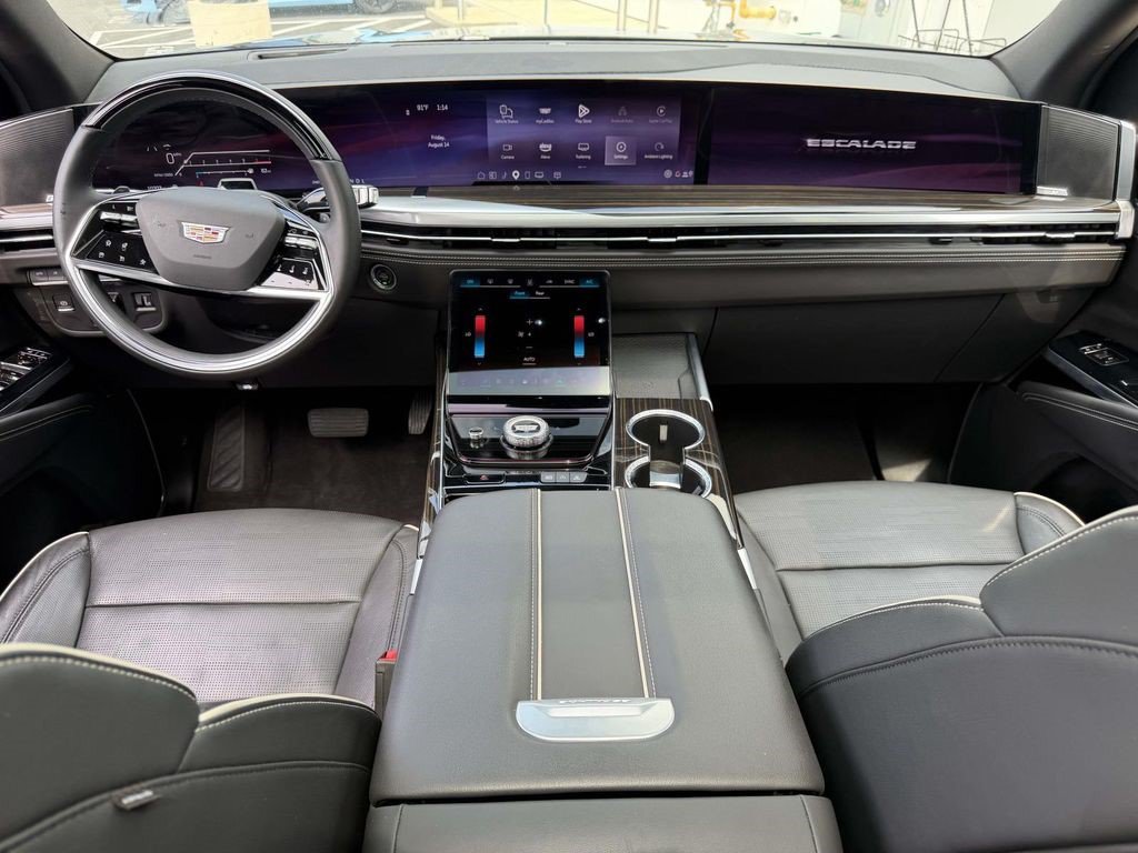 Certified 2025 Cadillac Escalade ESV Premium Luxury AWD/4WD image 15