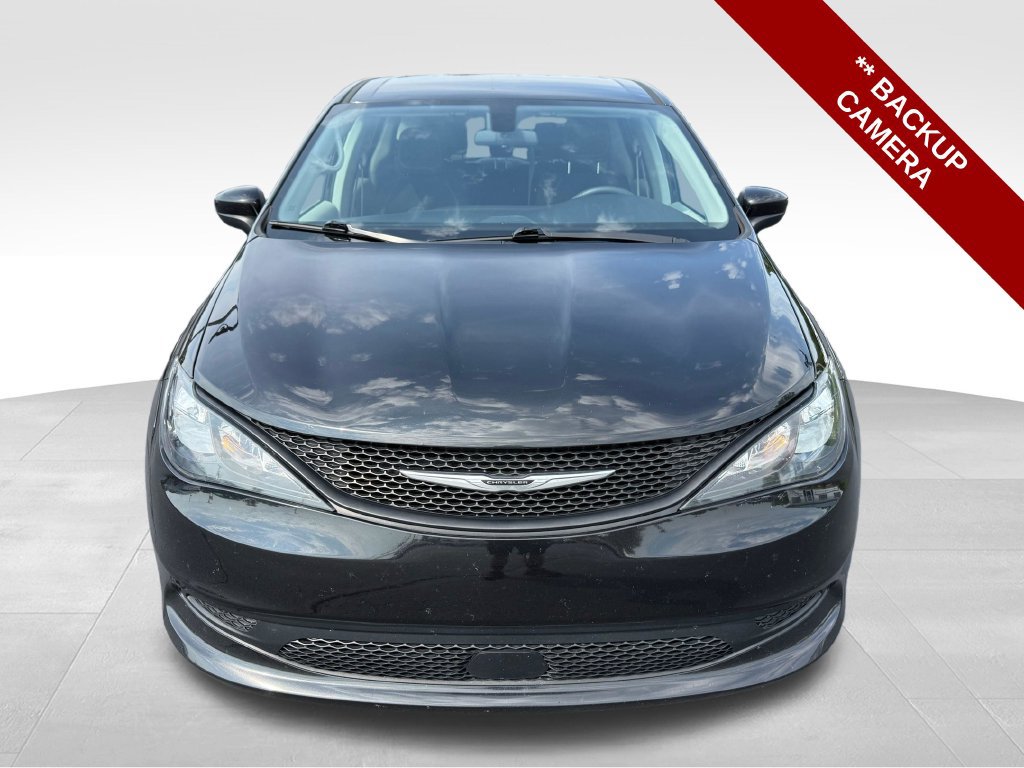 Used 2022 Chrysler Voyager LX FWD image 10