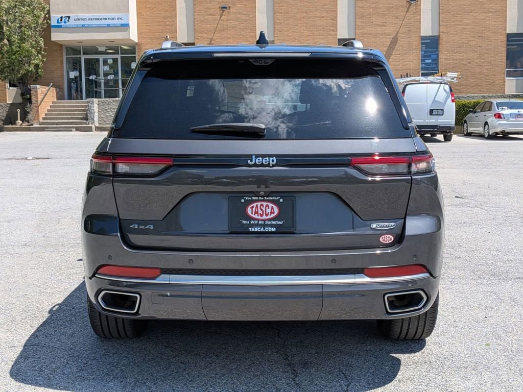 Certified 2022 Jeep Grand Cherokee Summit w/ Adv Protech Group IV AWD/4WD image 4