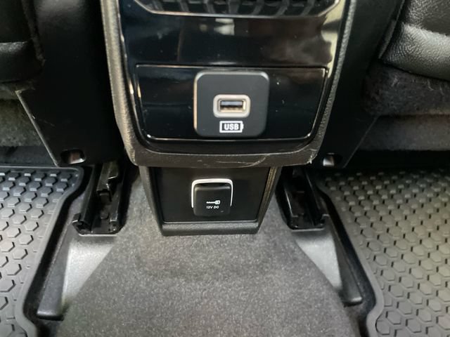 Used 2017 Chrysler Pacifica Touring-L FWD image 21
