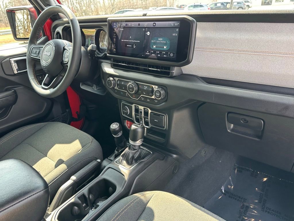 Used 2024 Jeep Wrangler Unlimited image 18