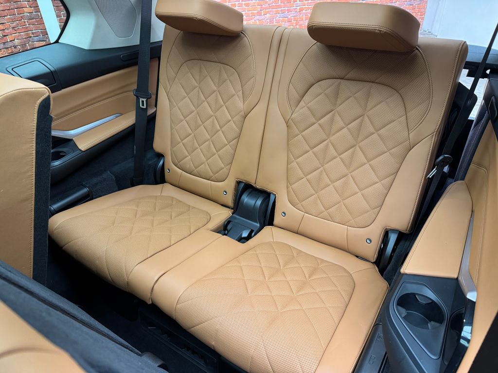 Certified 2024 BMW X7 xDrive40i w/ Executive Package AWD/4WD image 28