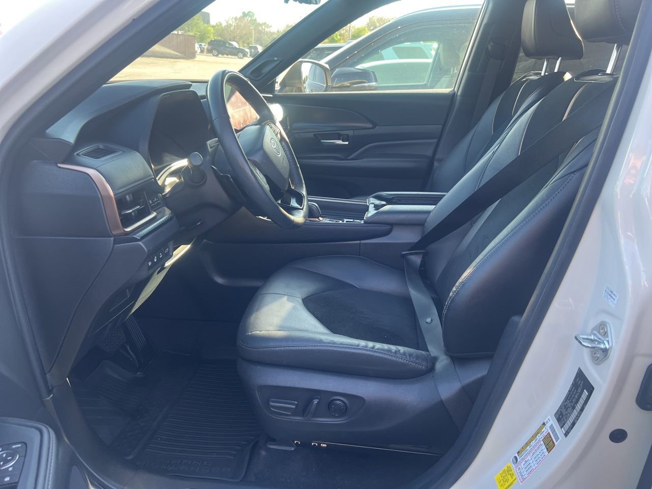 Used 2024 Toyota Grand Highlander AWD Hybrid image 8