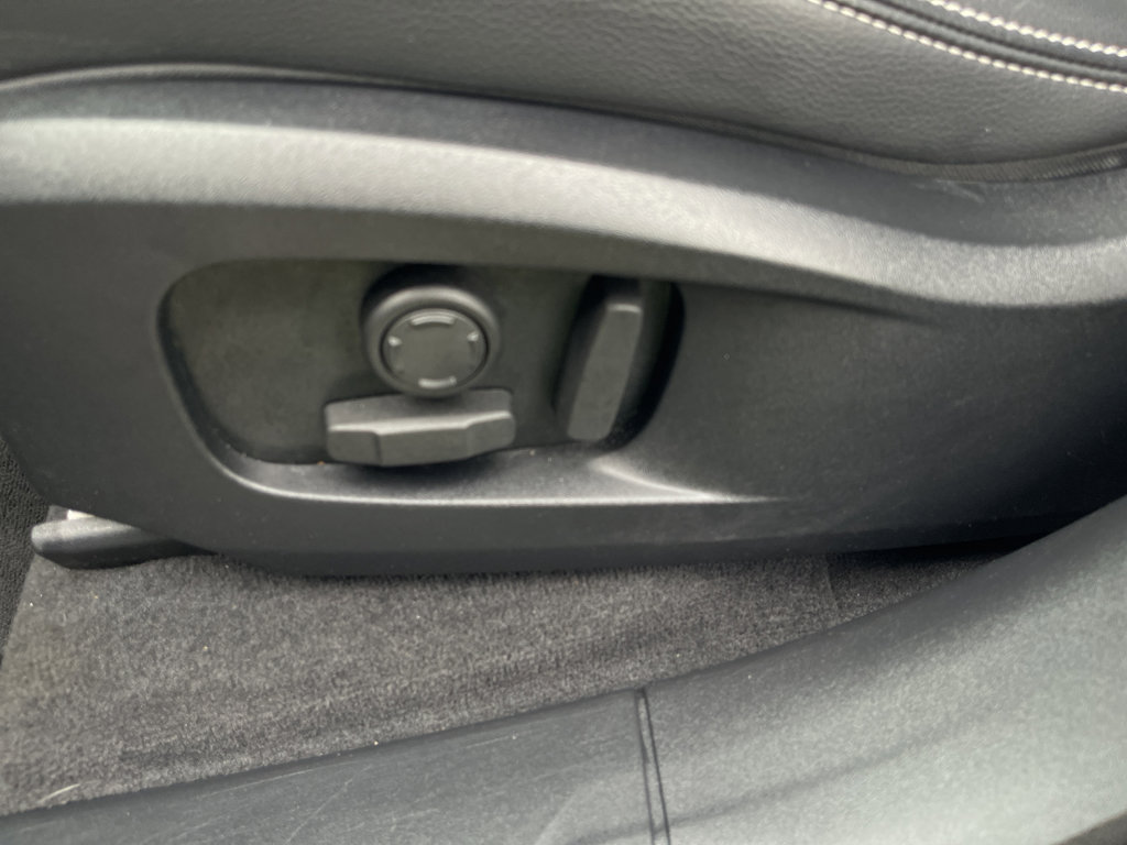 Used 2025 Jaguar F-PACE R-Dynamic S image 15