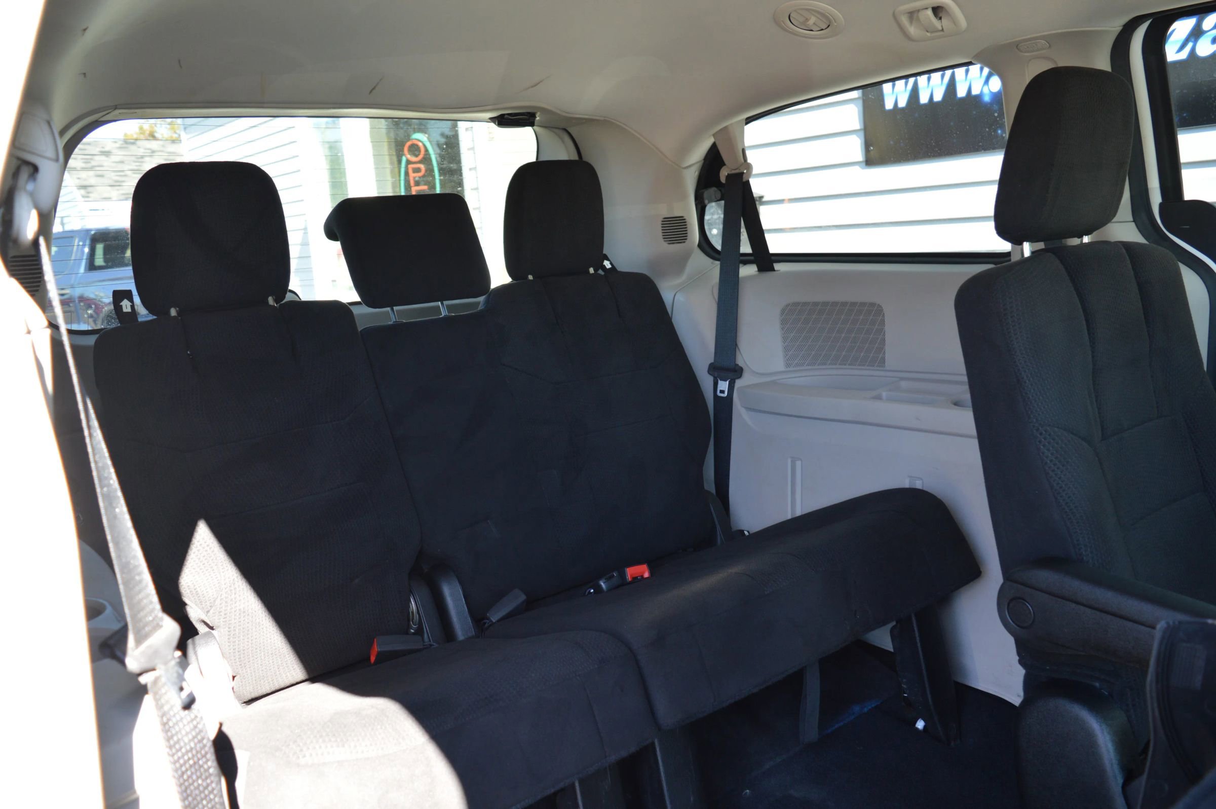 Used 2013 Dodge Grand Caravan SE image 30