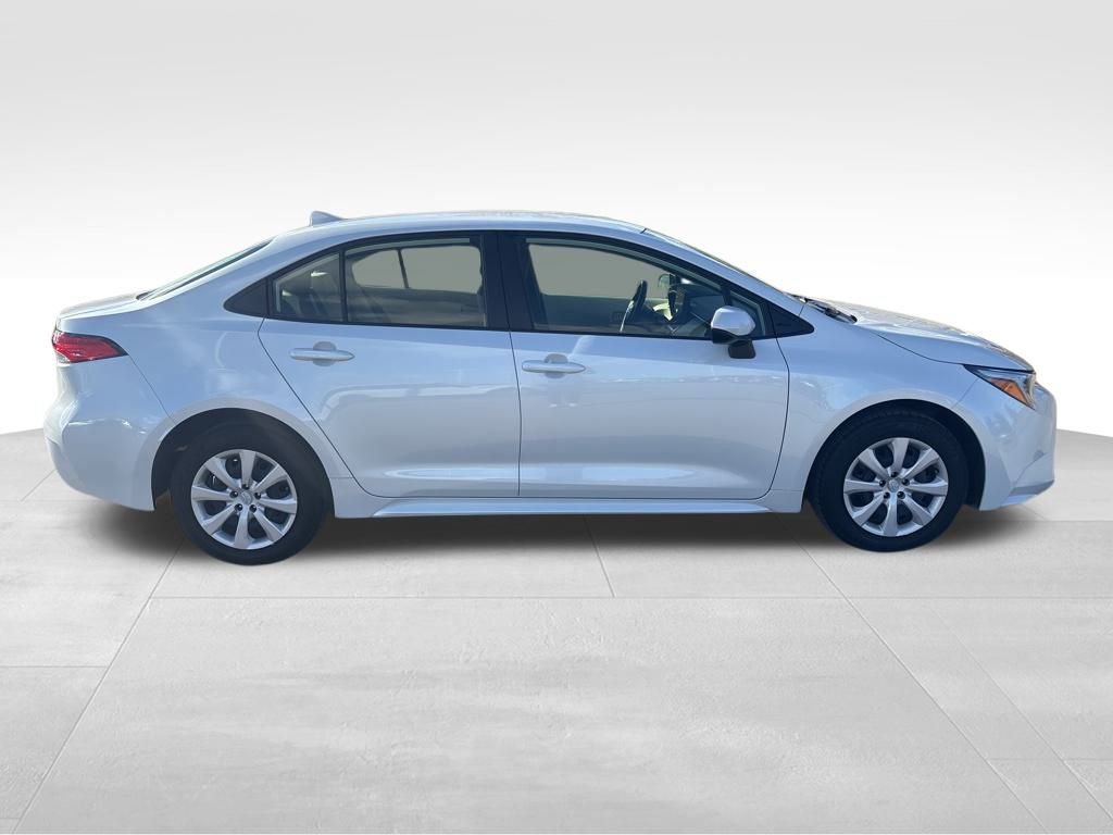Used 2024 Toyota Corolla LE image 8