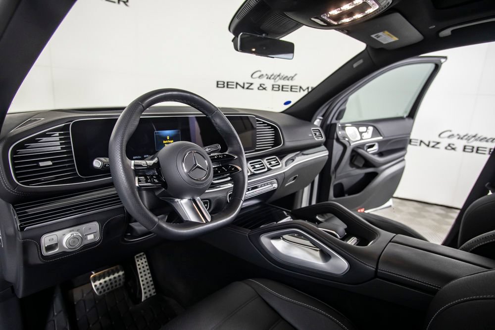 Used 2026 Mercedes-Benz GLS 580 4MATIC image 23