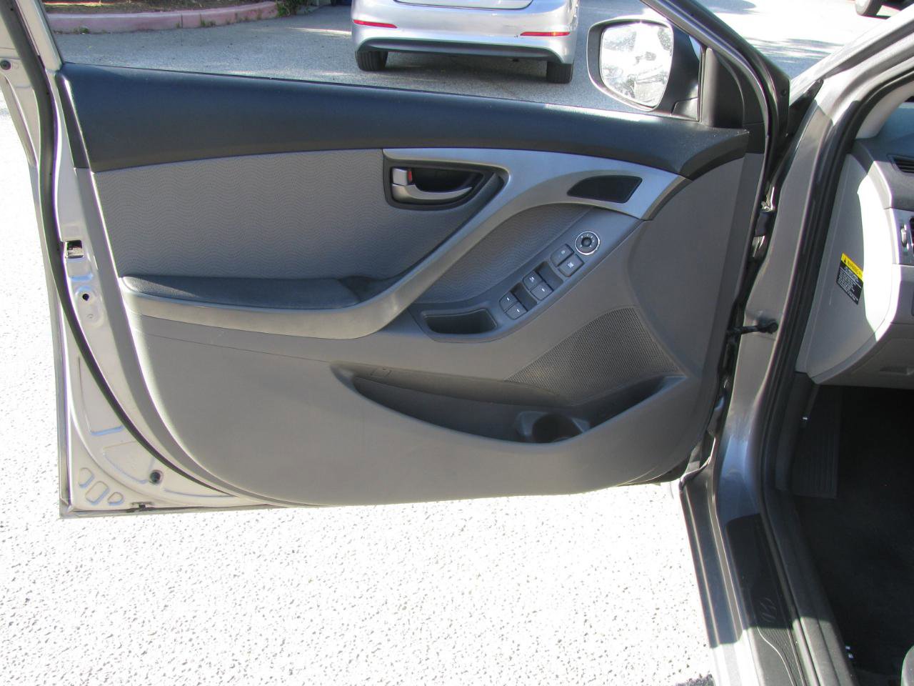 Used 2012 Hyundai Elantra Limited w/ Technology Pkg 5 FWD image 7