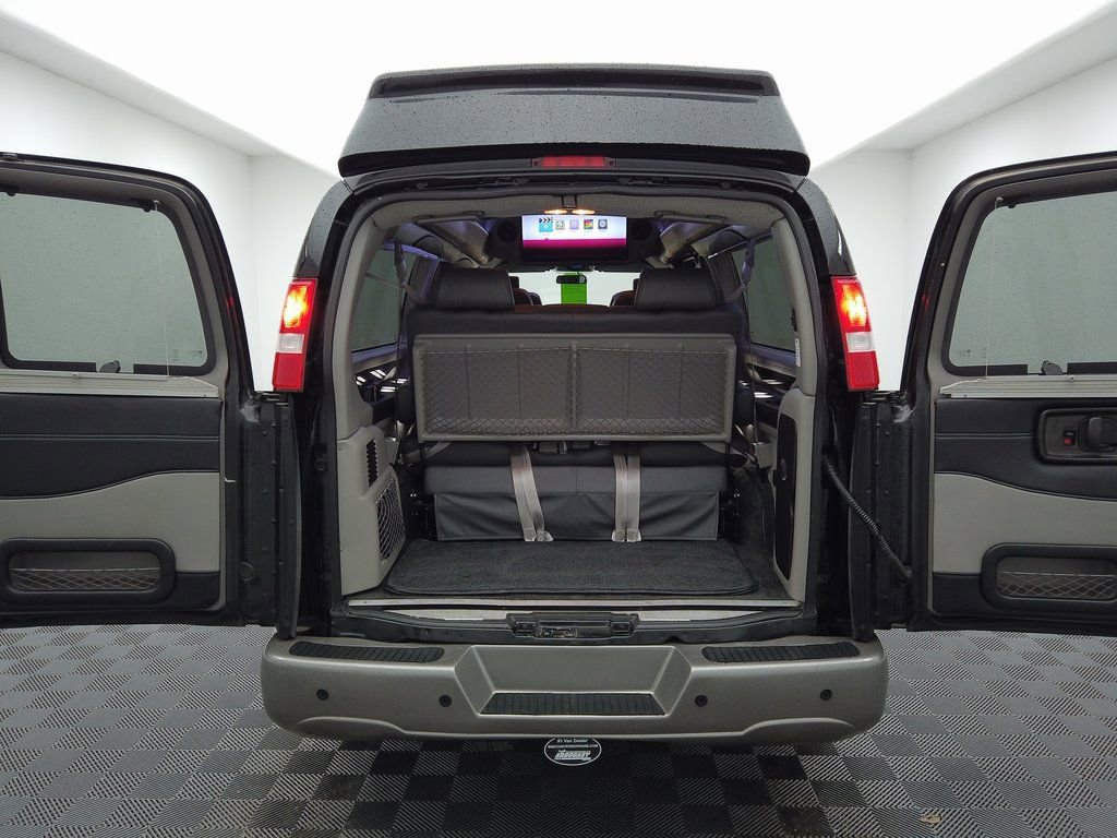 Used 2023 Chevrolet Express 2500 Extended image 6