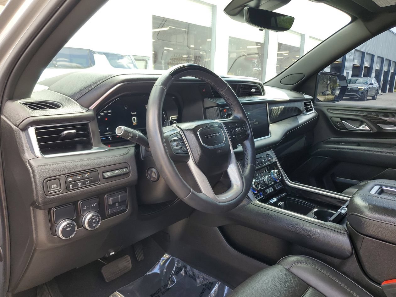 Used 2023 GMC Yukon Denali w/ Advanced Technology Package RWD image 19