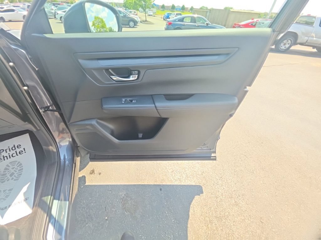 Used 2025 Honda CR-V LX image 31