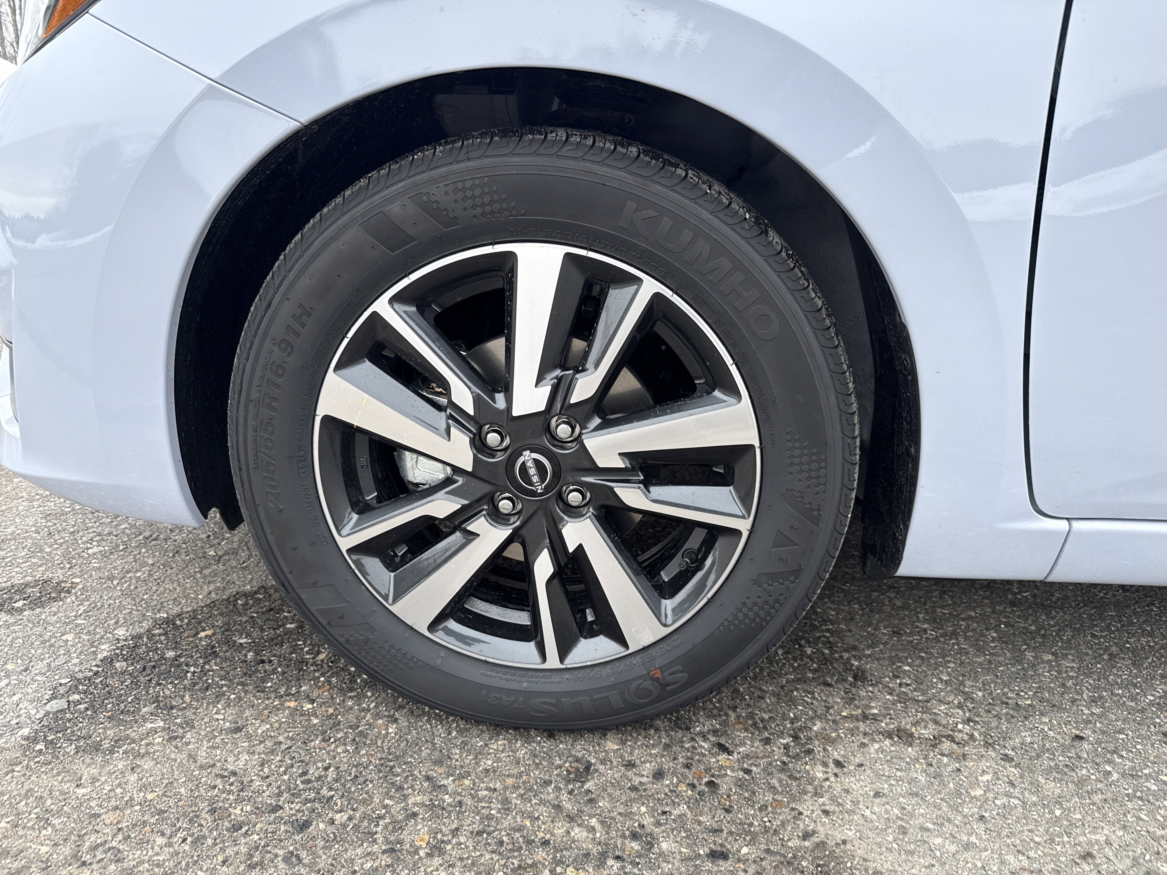 New 2025 Nissan Versa SV w/ Trunk Package FWD image 11
