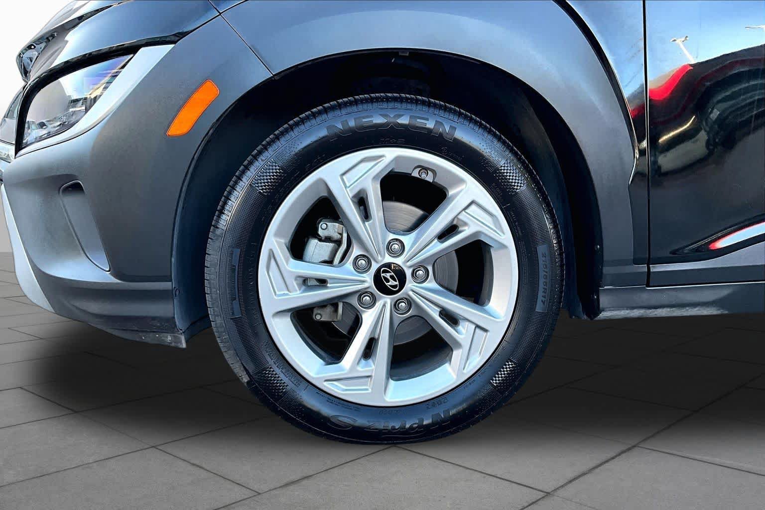 Used 2022 Hyundai Kona SEL w/ Convenience Package FWD image 11