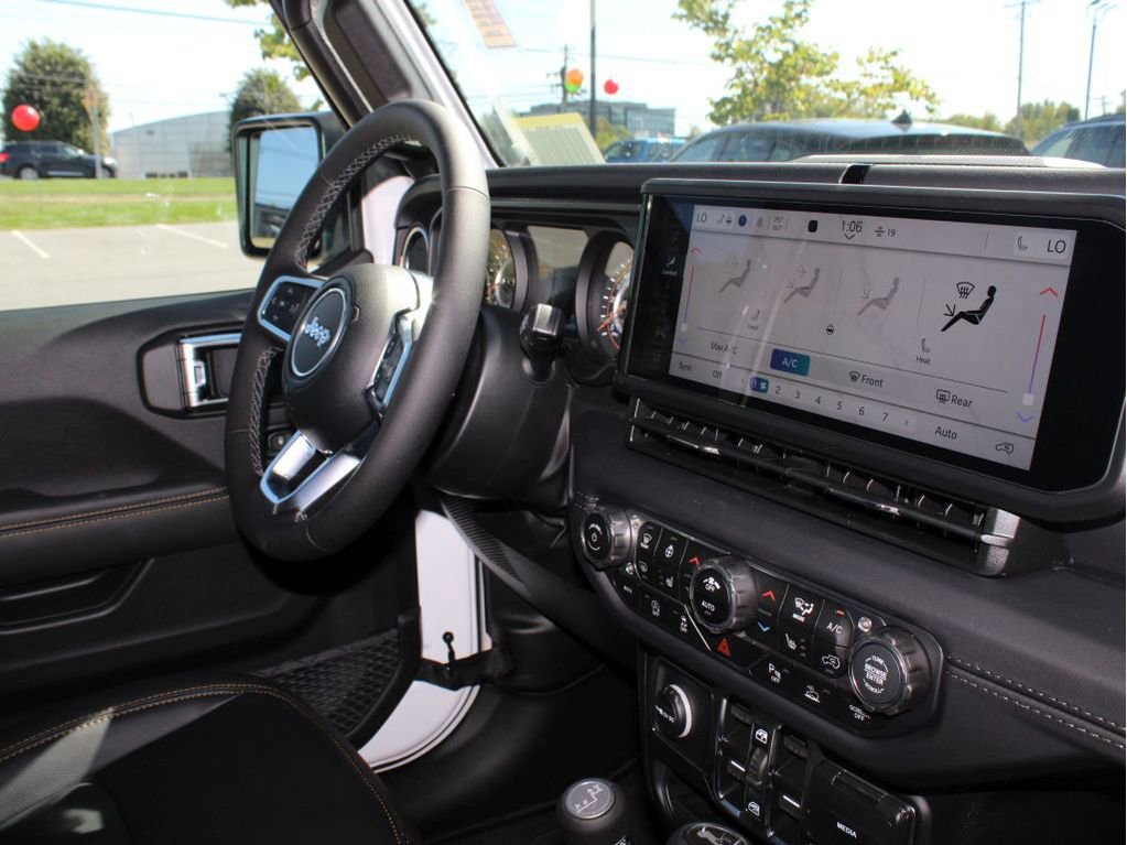 New 2025 Jeep Wrangler Sahara image 34