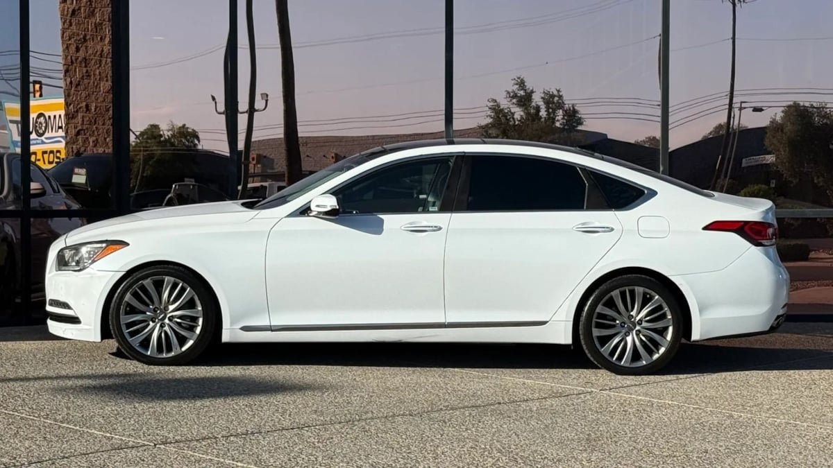 Used 2017 Genesis G80 5.0 Ultimate RWD image 4