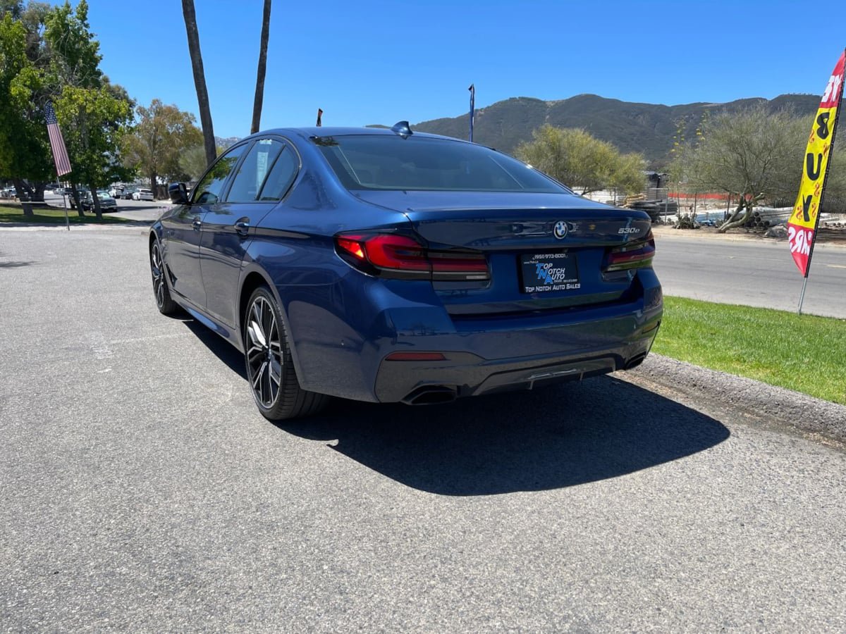 Used 2022 BMW 530e w/ Executive Package RWD image 7