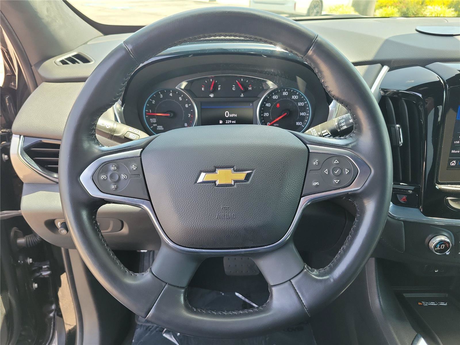 Used 2022 Chevrolet Traverse LT FWD image 24