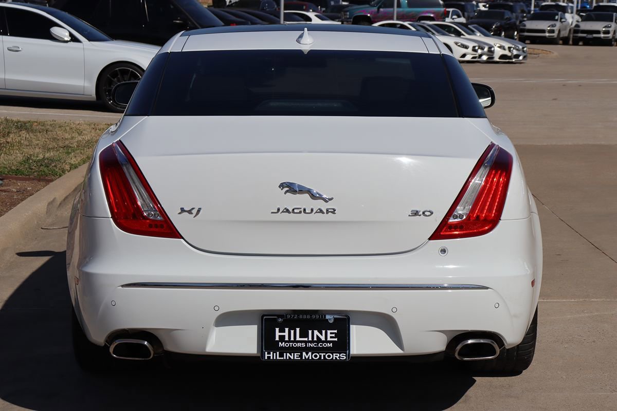 Used 2014 Jaguar XJ image 9