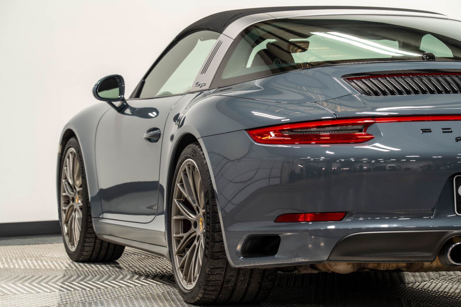 Used 2017 Porsche 911 Targa 4S AWD/4WD image 14