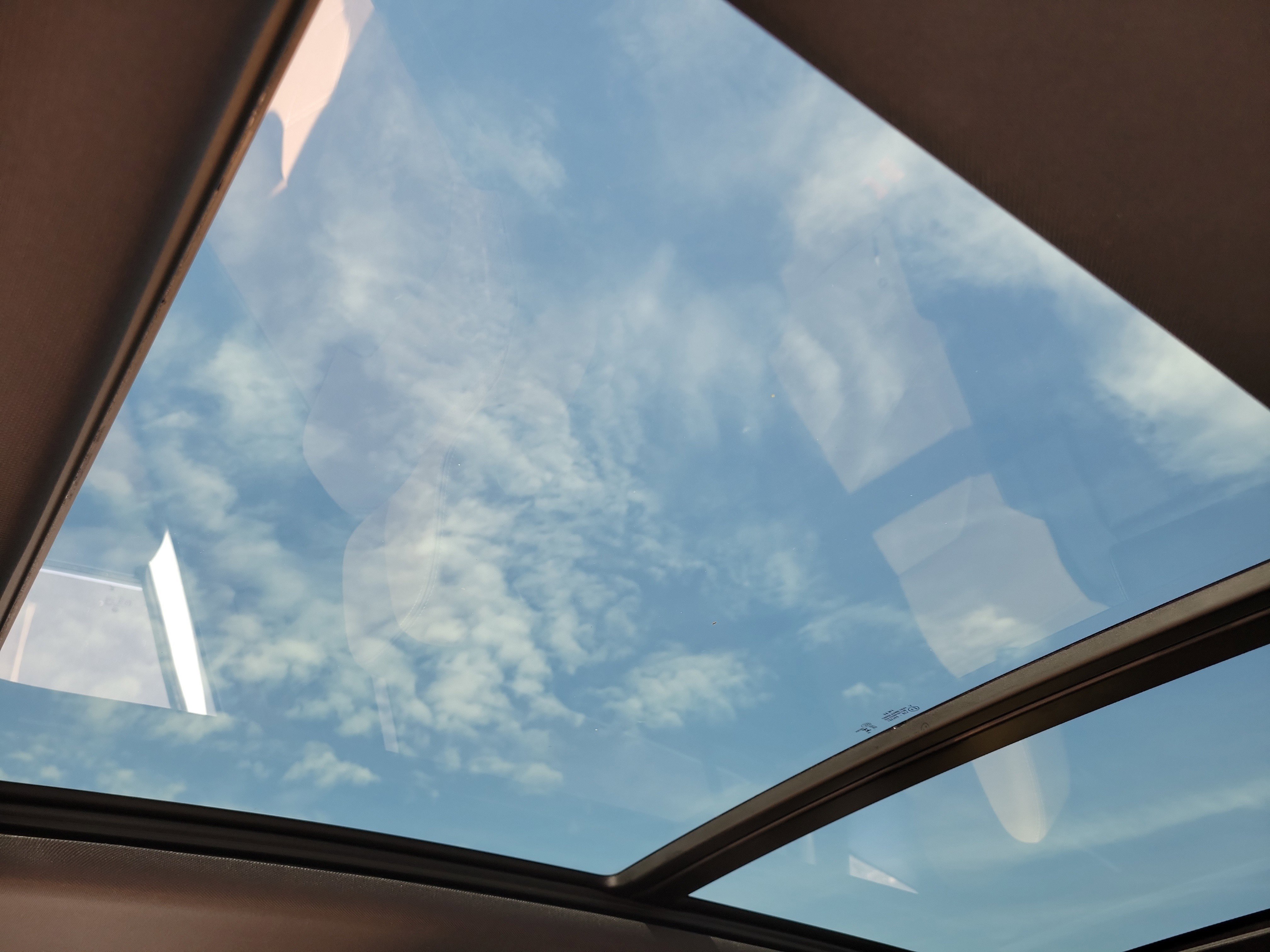 Used 2024 Volkswagen Atlas Cross Sport SE w/ Panoramic Sunroof Package FWD image 31