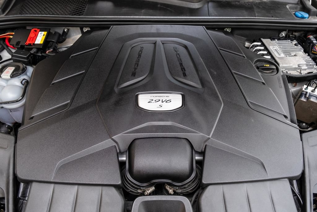 Used 2022 Porsche Cayenne S AWD/4WD image 34
