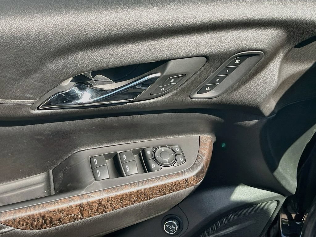 Used 2023 GMC Acadia Denali w/ Black Diamond Edition FWD image 18