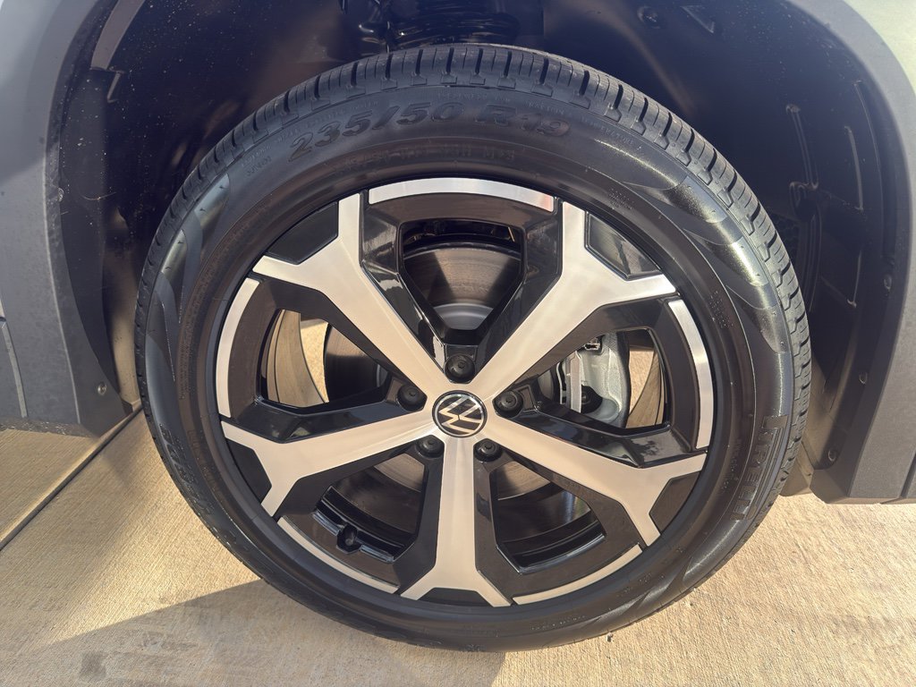 New 2026 Volkswagen Tiguan SE image 17