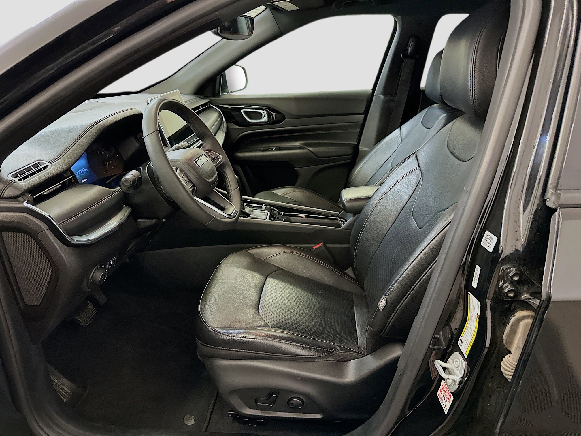 Used 2023 Jeep Compass Limited image 13