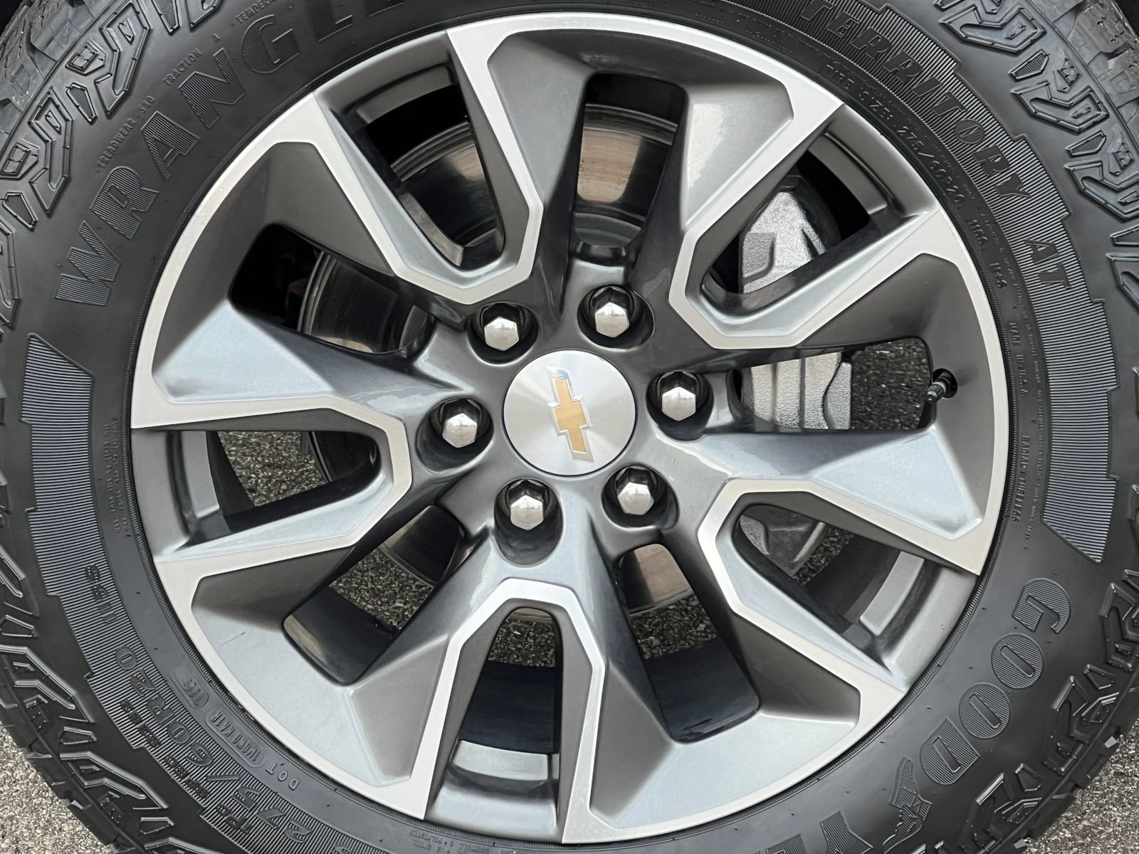 Certified 2024 Chevrolet Silverado 1500 LT AWD/4WD image 8