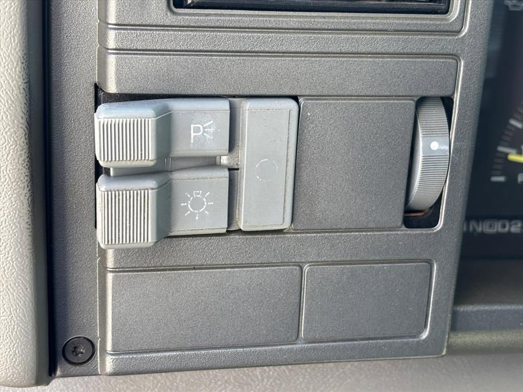 Used 1993 Chevrolet Silverado 1500 2WD Regular Cab image 7