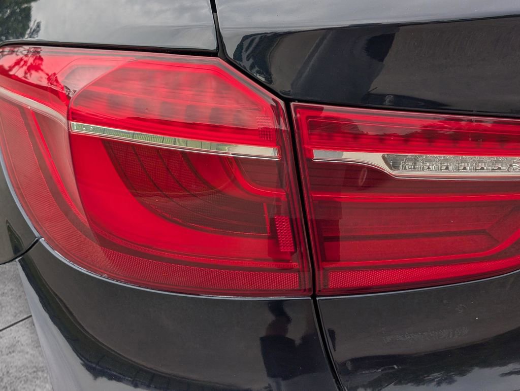 Used 2019 BMW X6 xDrive35i w/ M Sport Package AWD/4WD image 13