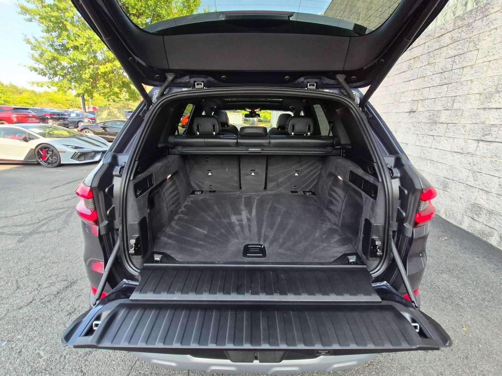 Used 2020 BMW X5 xDrive40i w/ Premium Package AWD/4WD image 37