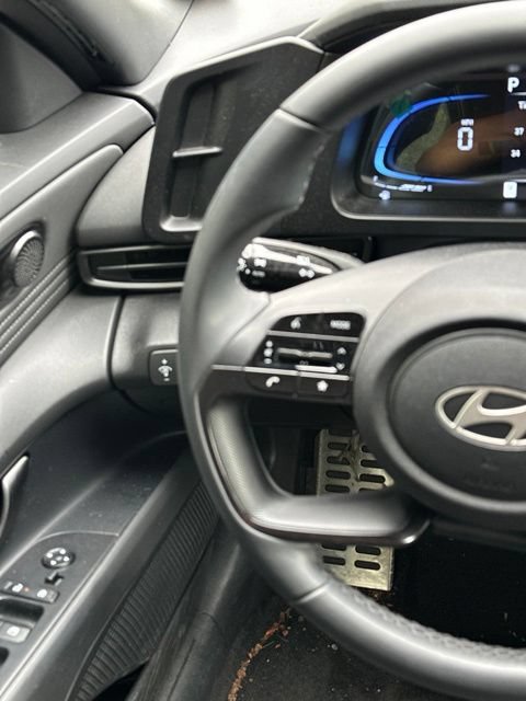 Certified 2025 Hyundai Elantra Sport FWD image 9